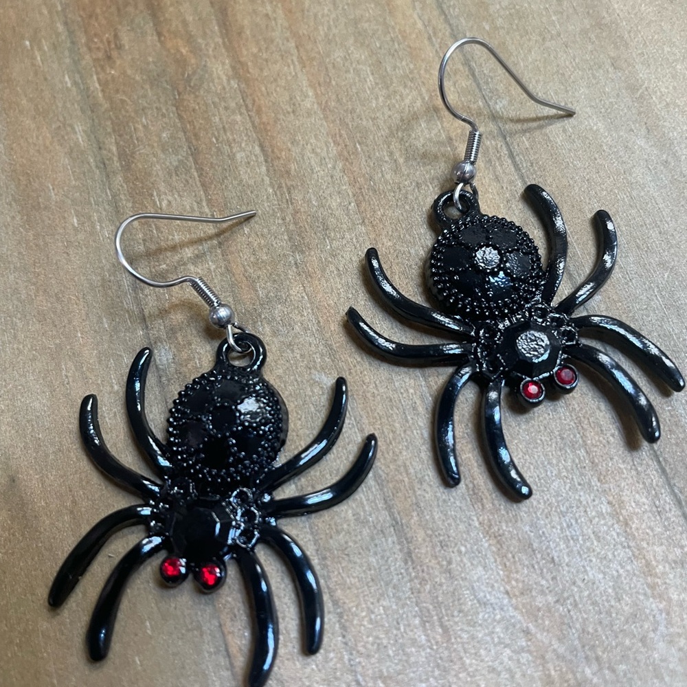Black Spider Earrings NWOT